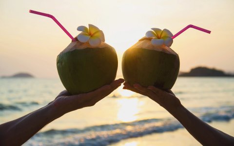 Sylwester z DiscoverAsia na plaży.jpg